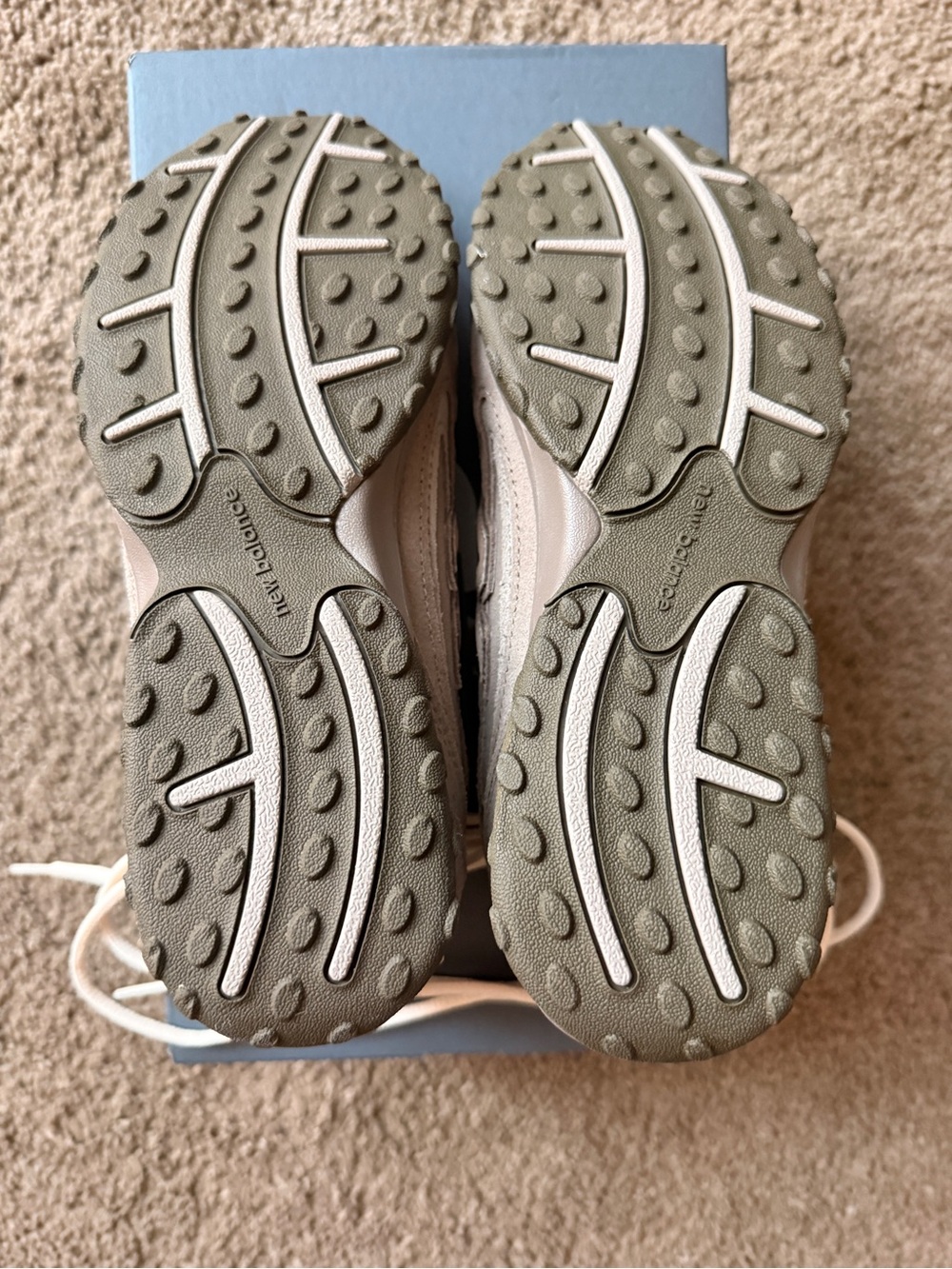 New Balance 204l in mushroom - Picture 6 of 7